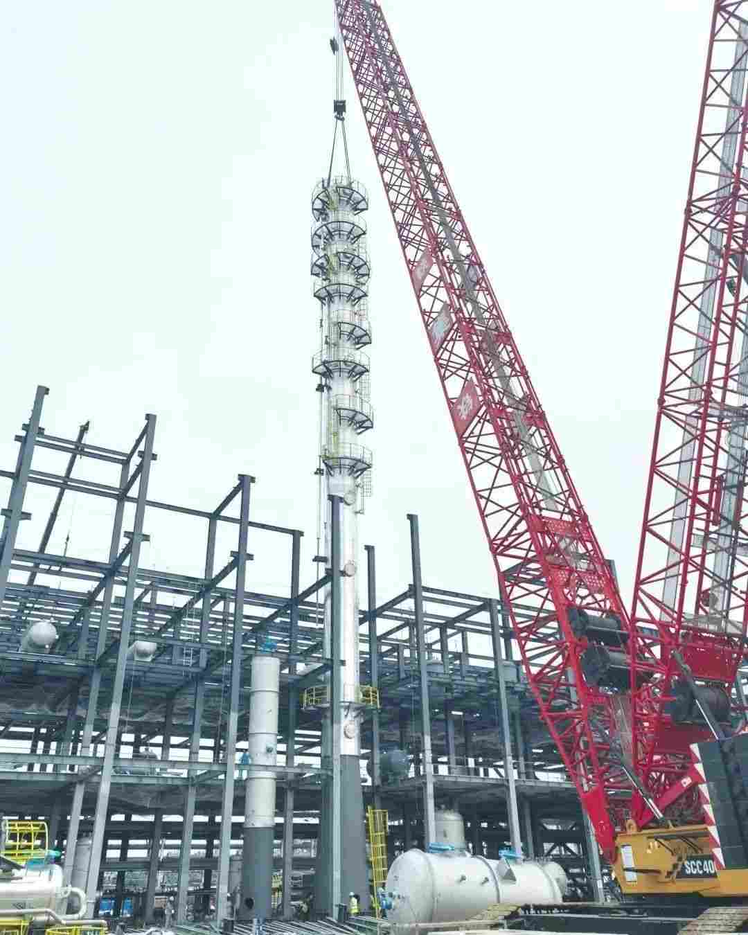 生物基PTMEG项目大型设备吊装成功，绿色化工技术助力产业升级(图1)