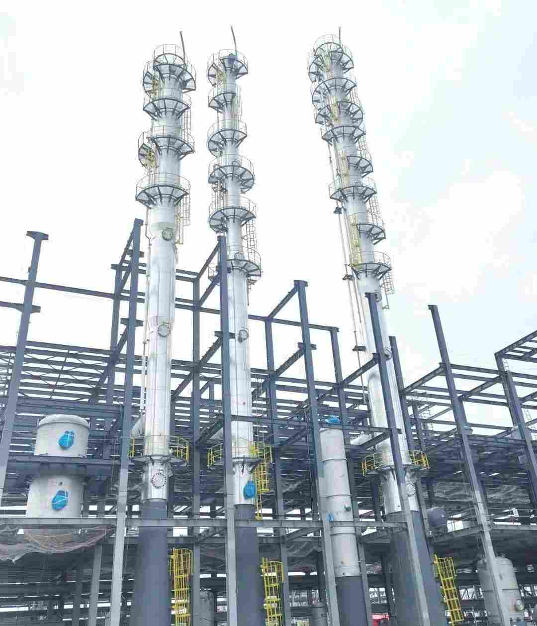 生物基PTMEG项目大型设备吊装成功，绿色化工技术助力产业升级(图2)