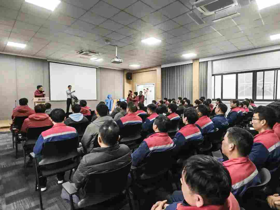 金纬机械董事长何海潮莅临指导| 凝聚团结力量 共绘发展新篇章(图1)